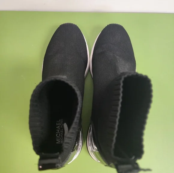 Michael Kors stretch knit skyler booties PERFECT SHAPE - Picture 5 of 6